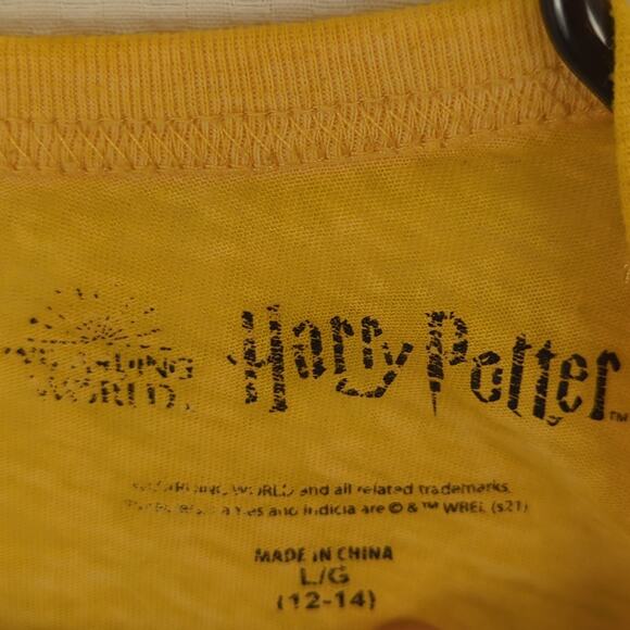 Harry Potter Hogwarts Yellow Sleep Shirt Tee L 12-14 Wizarding World Licensed - Picture 3 of 5